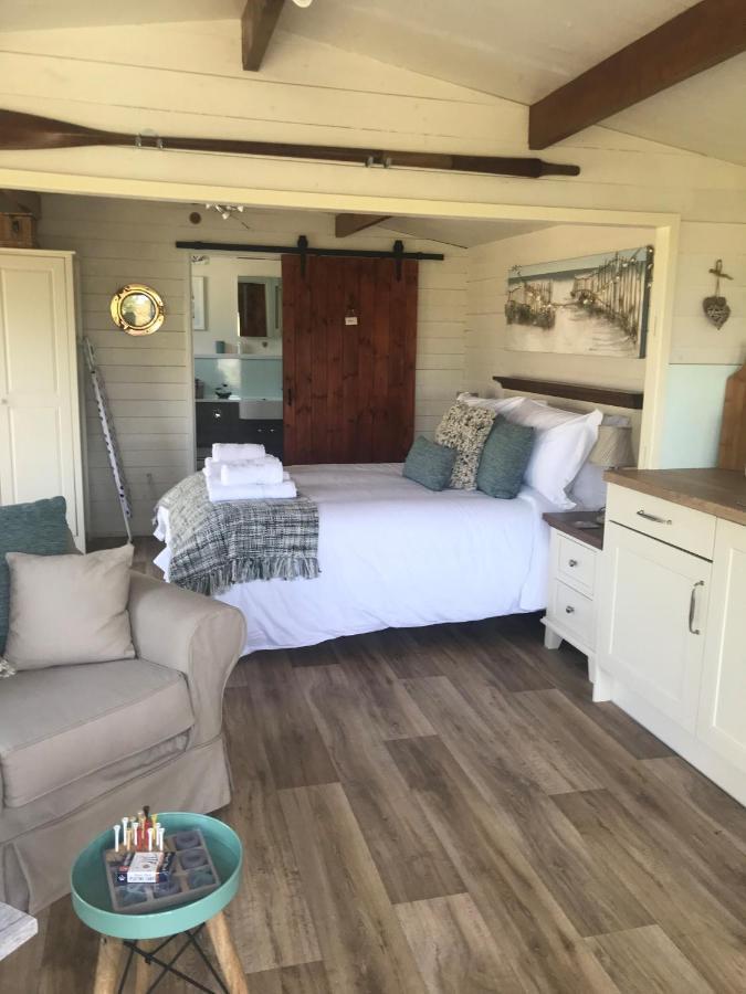 Stargazy Garden Apartment Хейл Екстериор снимка